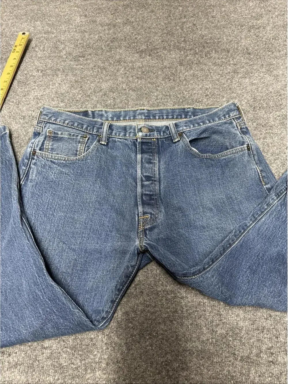 Levis 501 Original Fit Mens Jeans Blue Straight Leg Button Fly 38x30 Medium Wash